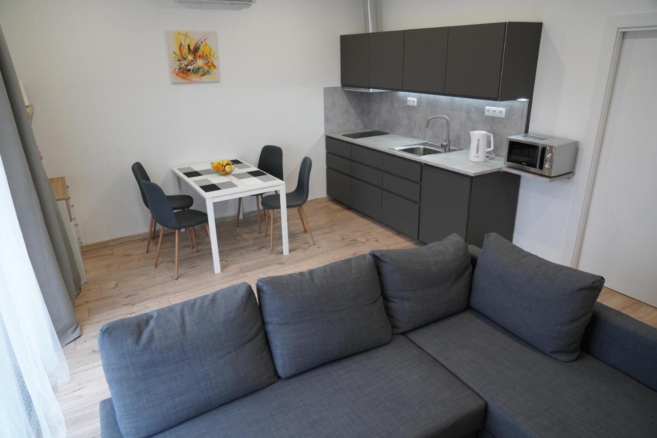 Apartman Zuzana Nesvady エクステリア 写真