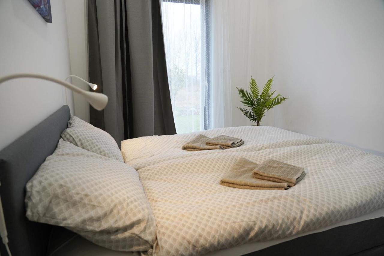Apartman Zuzana Nesvady エクステリア 写真