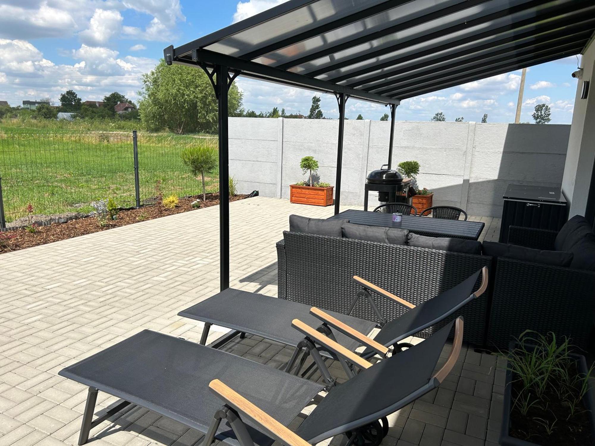 Apartman Zuzana Nesvady エクステリア 写真